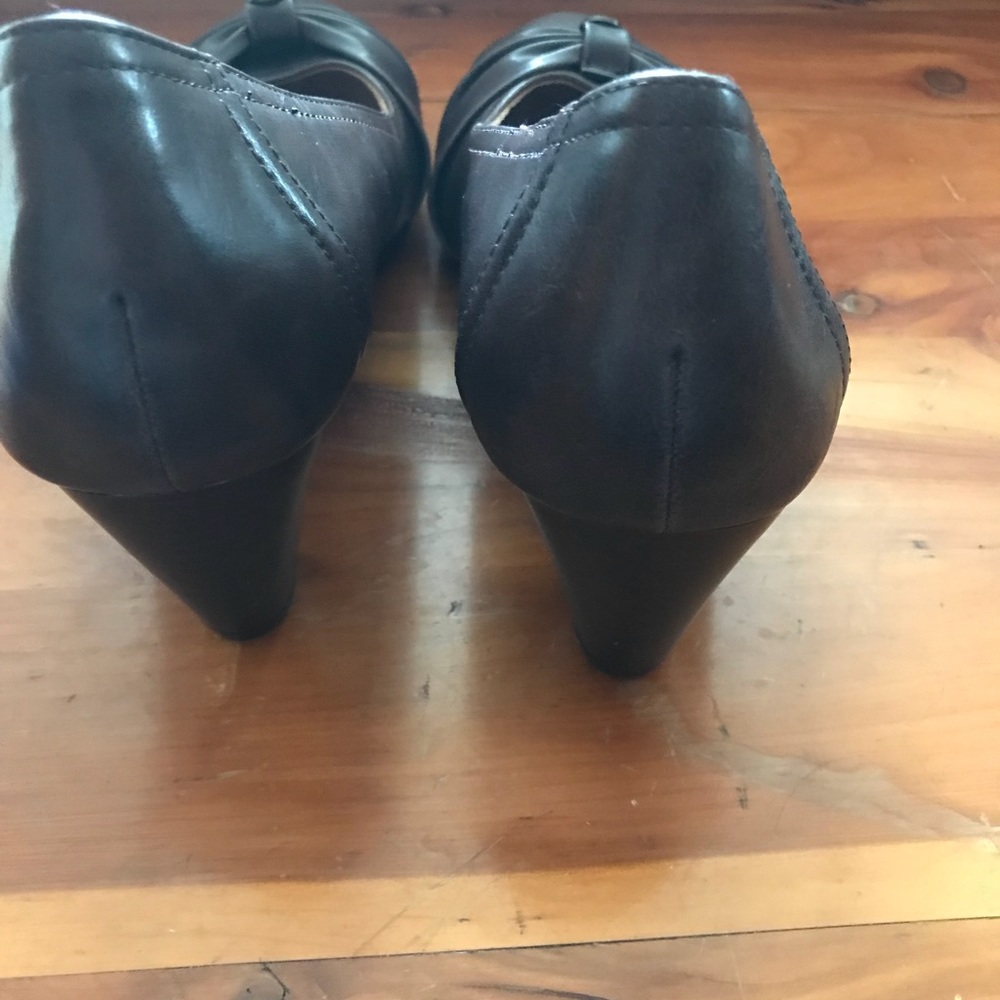 Heels - Picture 5 of 6